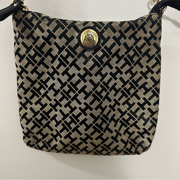 Tommy Hilfiger Handbags - Tommy Hilfiger Black Crossbody Purse Signature Logo Bag Gold Hardware‎